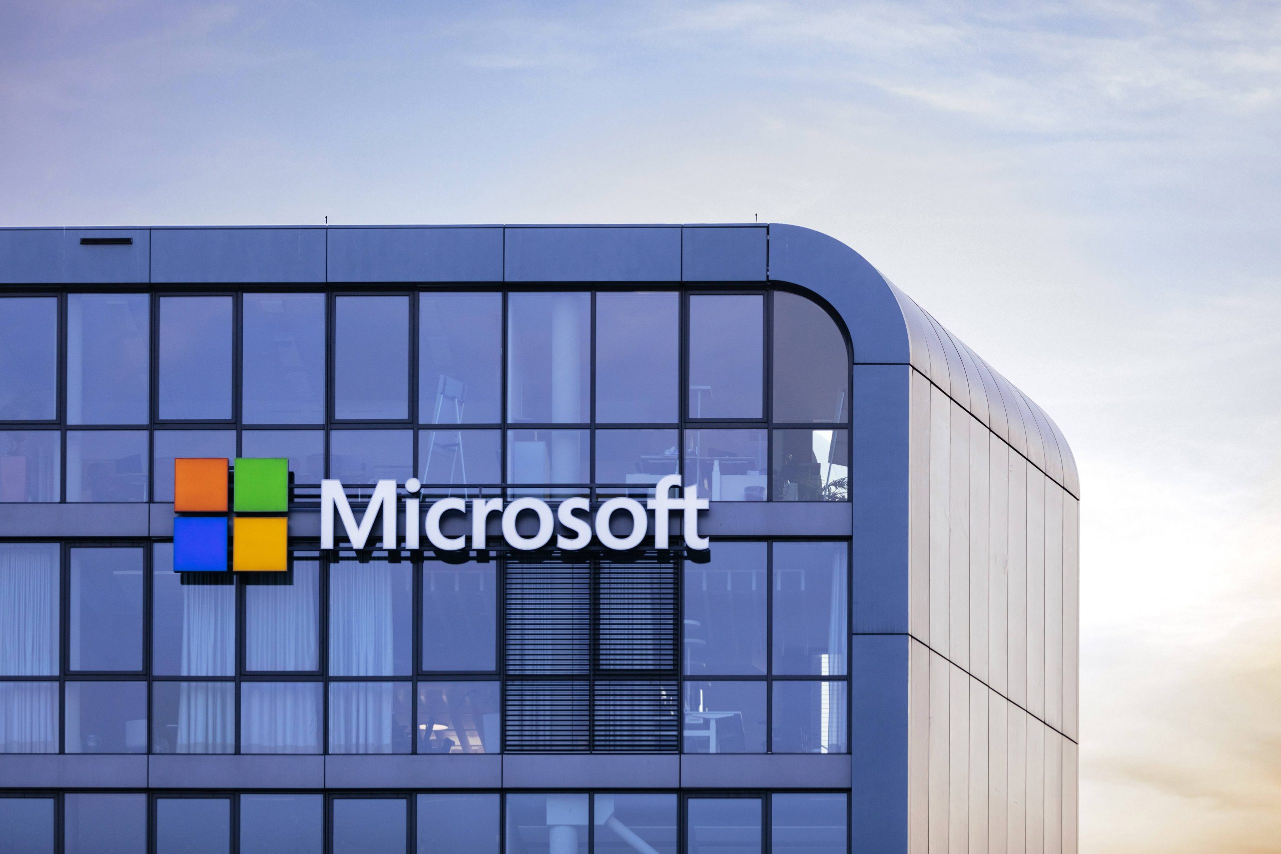 Сторонняя юридическая фирма изучит Microsoft на предмет сексуальных домогательств
