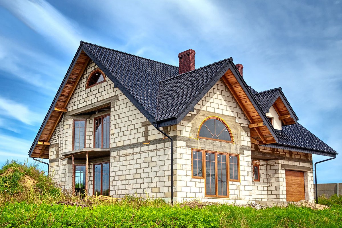 Сколько стоит черновое строительство дома?