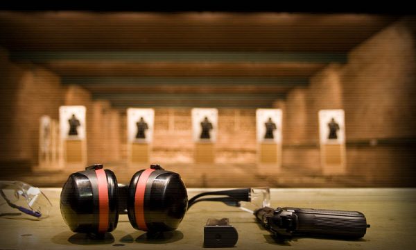 Обучение стрельбе и безопасному обращению с оружием в стрелковом клубе