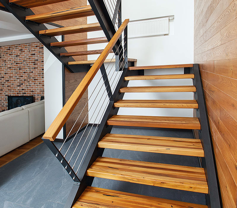 Лестницы в доме на металлическом каркасе: сочетание прочности и элегантности